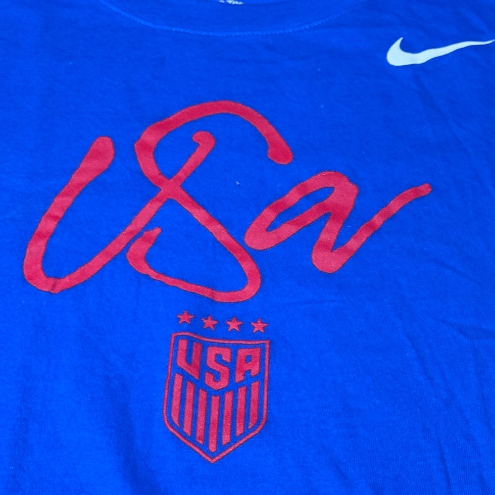 Women’s large Nike Royal Blue T-Shirt with USA Graphic NWT